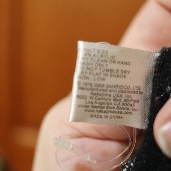 Hello Kitty Leopard Print Gray & Black Embroidered Fringe Scarf. - Picture 7 of 8